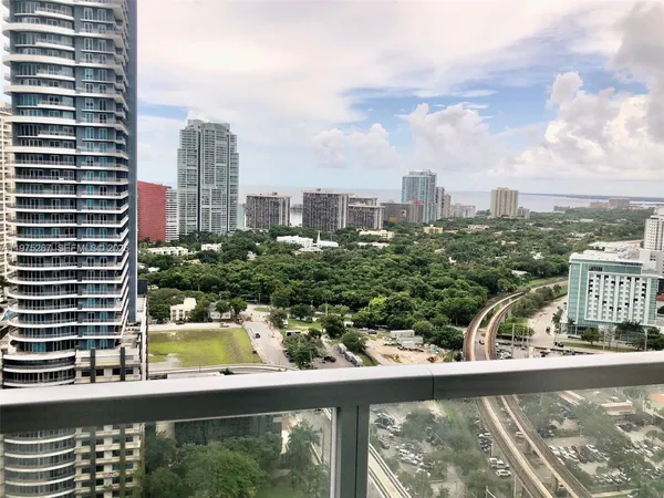 $4,000 | 79 Southwest 12th Street, Unit 2904S, Miami, FL 33130