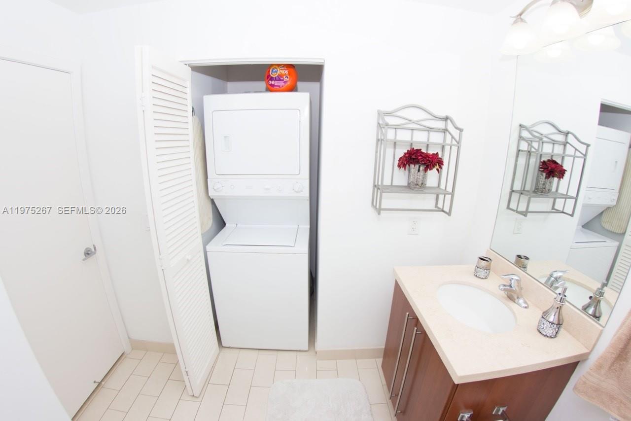 79 Southwest 12th Street, Unit 2904S Miami, FL 33130 - Photo 10 of 25