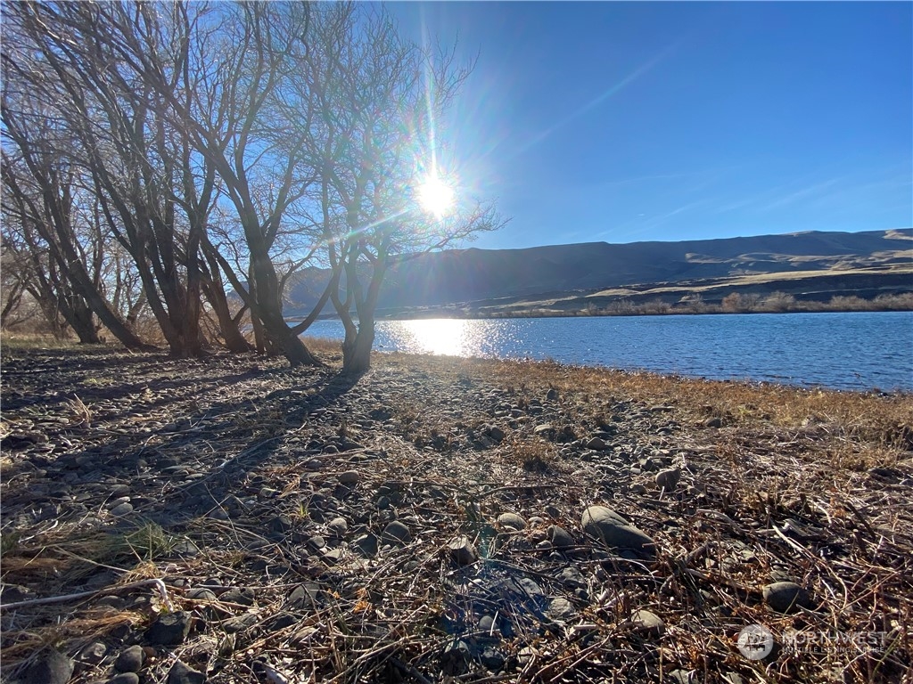 16154 Highway 243 Beverly, WA 99321 - Photo 2 of 37 a view of an outdoor space