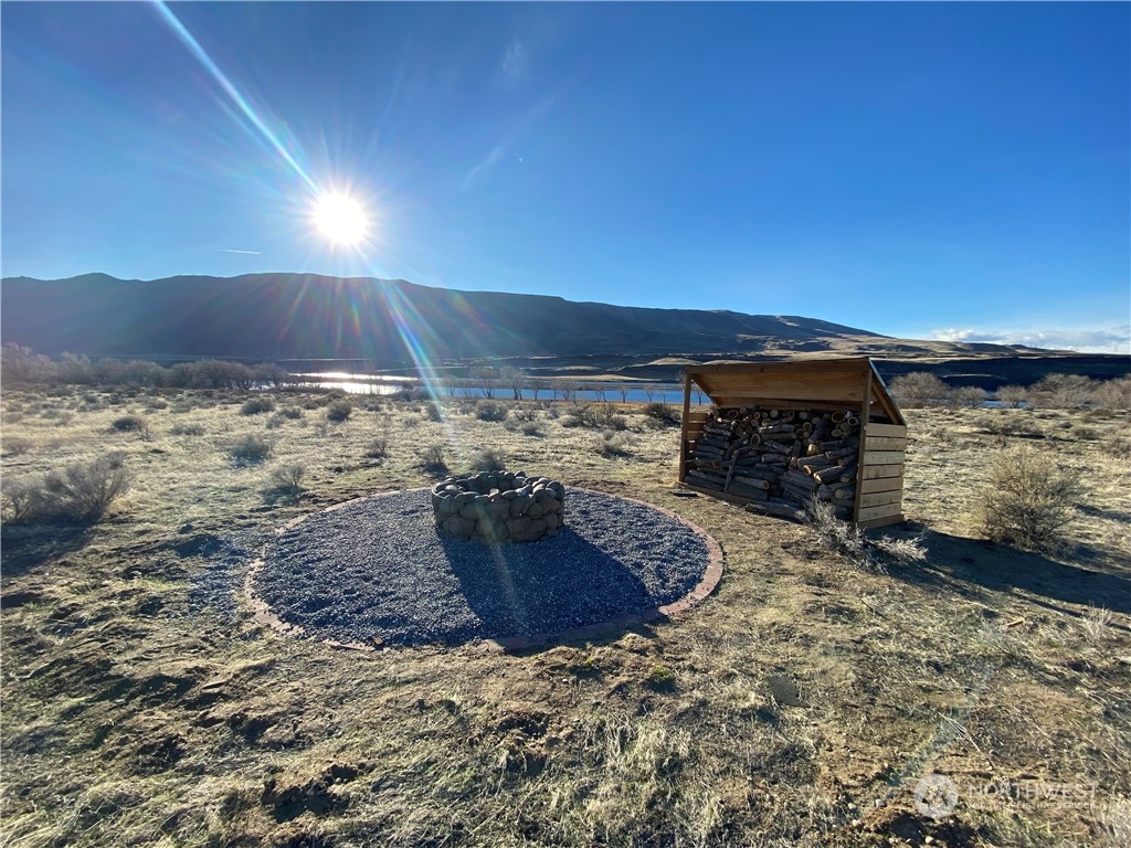 16154 Highway 243 Beverly, WA 99321 - Photo 21 of 37 a room with a fireplace