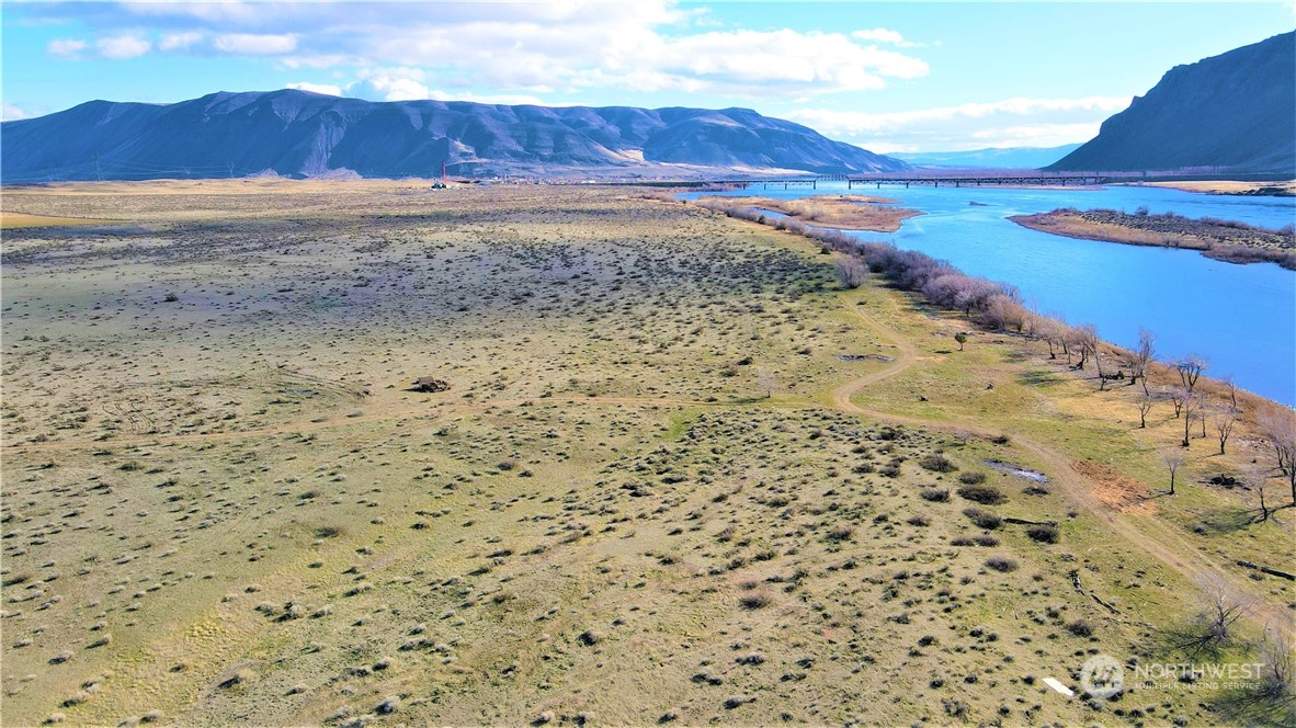 16154 Highway 243 Beverly, WA 99321 - Photo 4 of 37 a view of a yard with an ocean