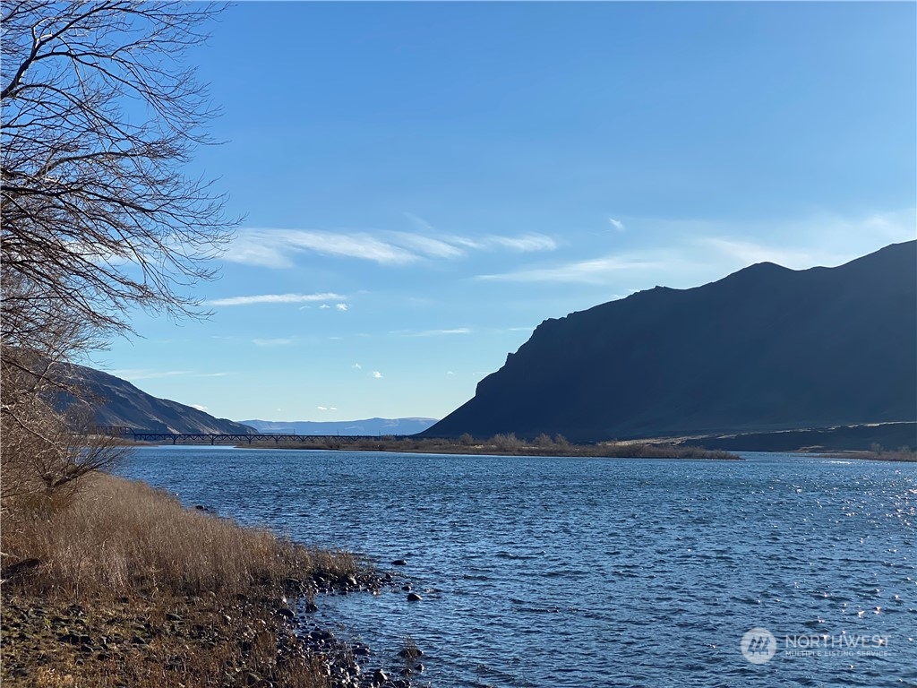 16154 Highway 243 Beverly, WA 99321 - Photo 8 of 37 a view of outdoor space and mountain view