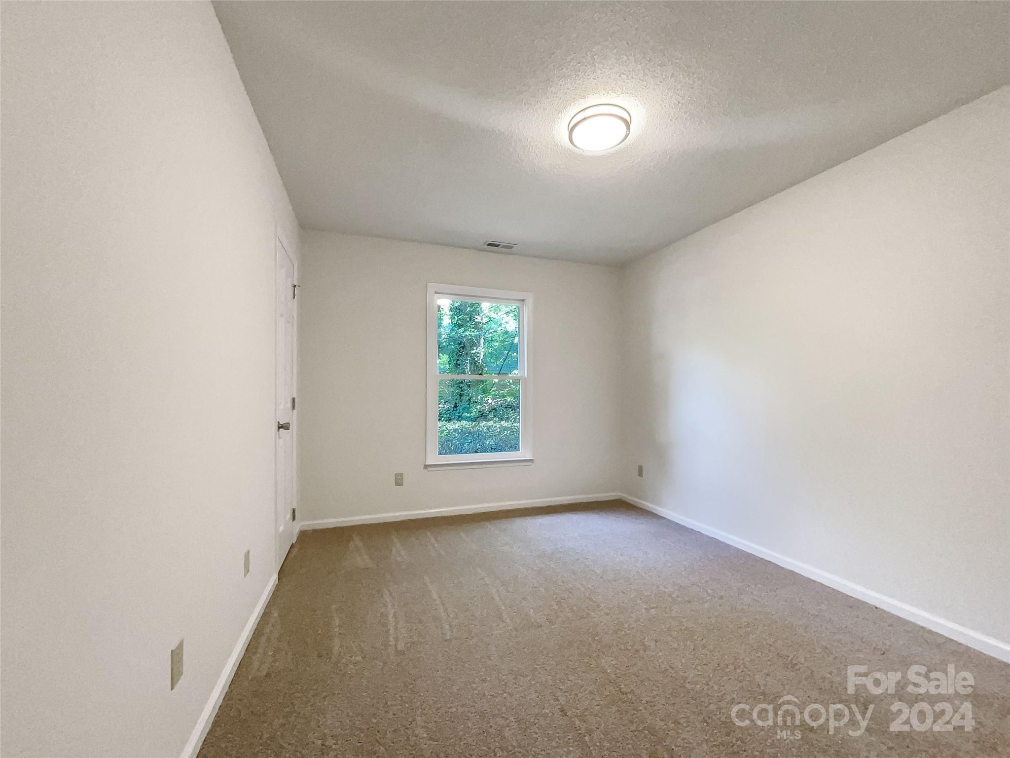 123 David Court Fort Mill, SC 29715 - Photo 15 of 18 an empty room with a window