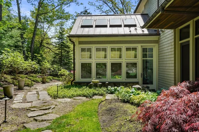 $5,350,000 | 55 Ridge Hill Farm Road, Wellesley, MA 02482