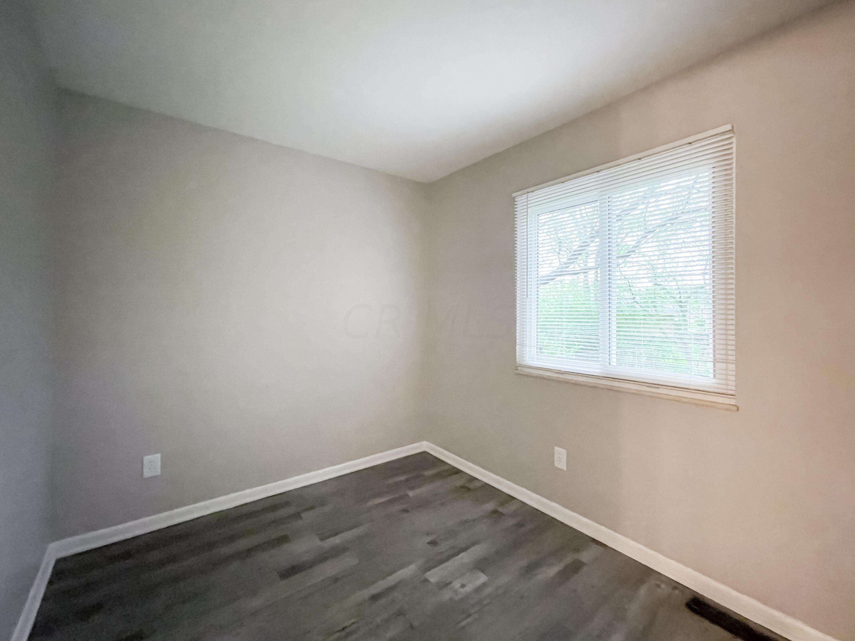 1027 Dalehurst Road Columbus, OH 43219 - Photo 16 of 24 C3F2C17F-CCBF-481B-BCC6-9C81A778E437