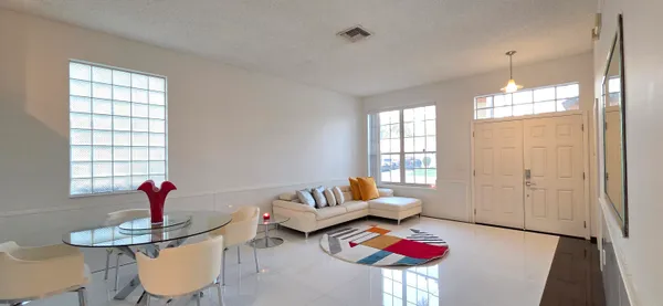 $5,000 | 661 Lake Wellington Drive, Wellington, FL 33414