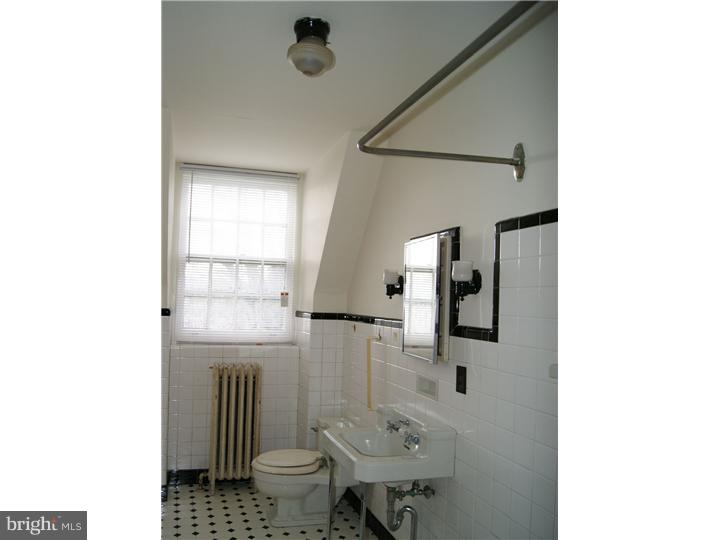 357 Pelham Road Philadelphia, PA 19119 - Photo 12 of 23 Gallery Image 12
