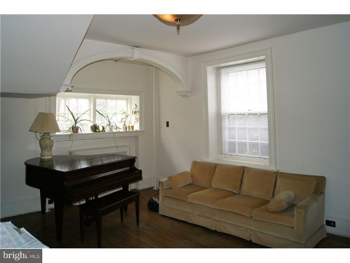 357 Pelham Road Philadelphia, PA 19119 - Photo 5 of 23 Gallery Image 5