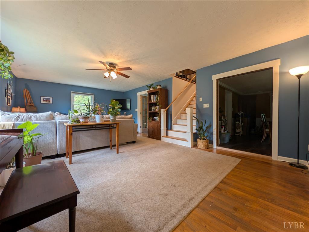 4470 Red Oak School Road Concord, VA 24538 - Photo 7 of 30 a view of a livingroom with a workspace