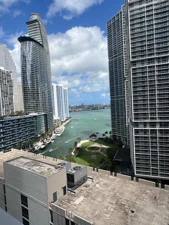 $6,500 | 77 Southeast 5th Street, Unit 2015, Miami, FL 33131