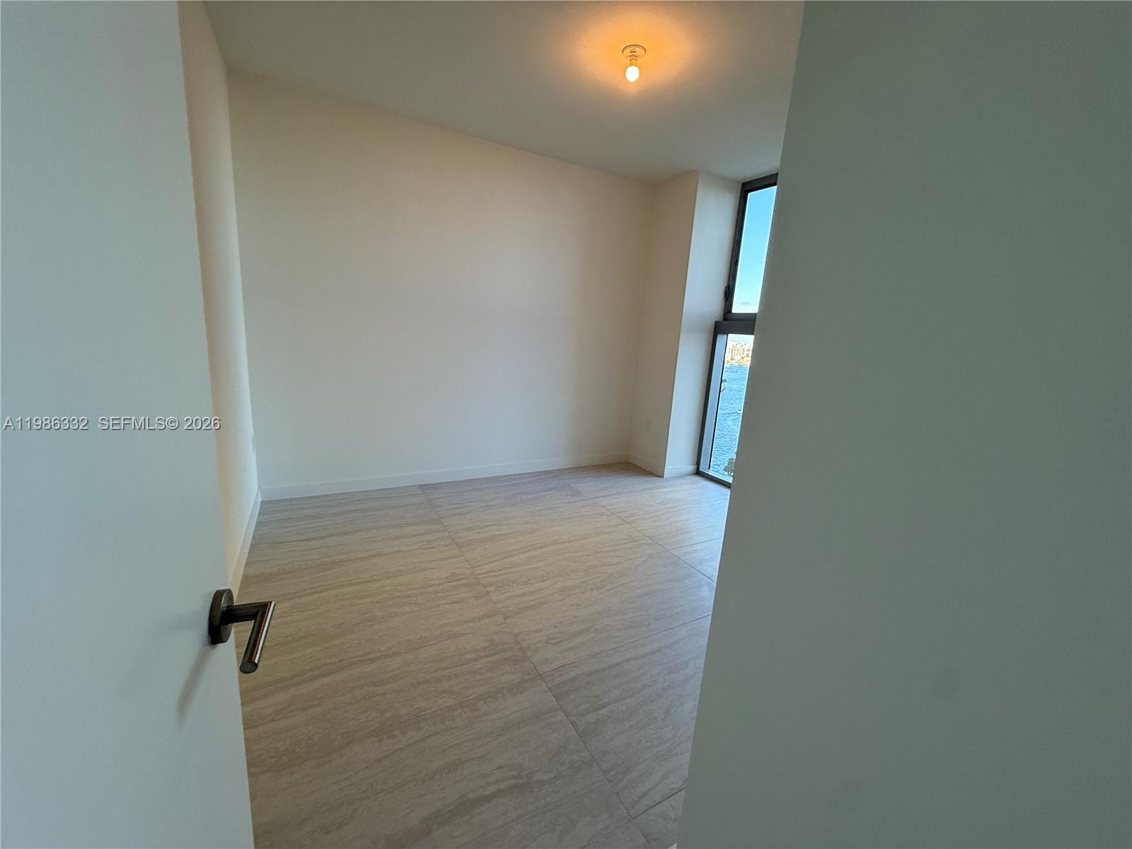 77 Southeast 5th Street, Unit 2015 Miami, FL 33131 - Photo 14 of 70