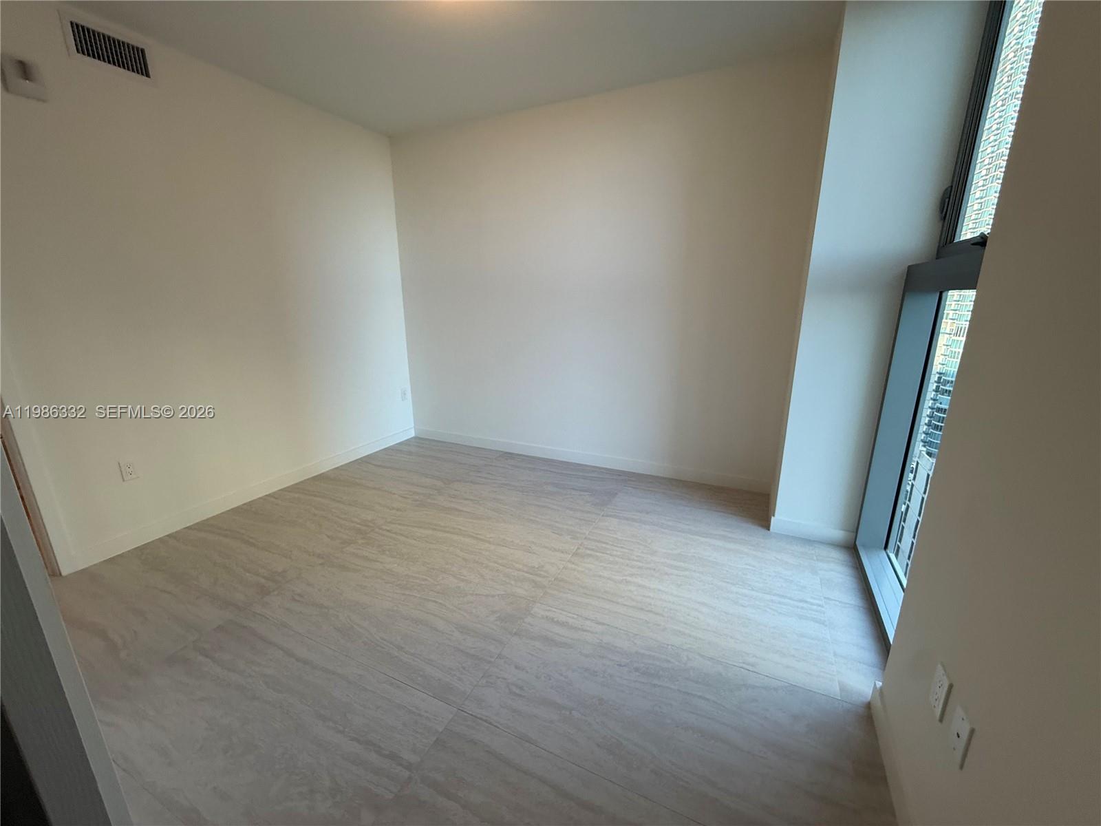 77 Southeast 5th Street, Unit 2015 Miami, FL 33131 - Photo 16 of 70