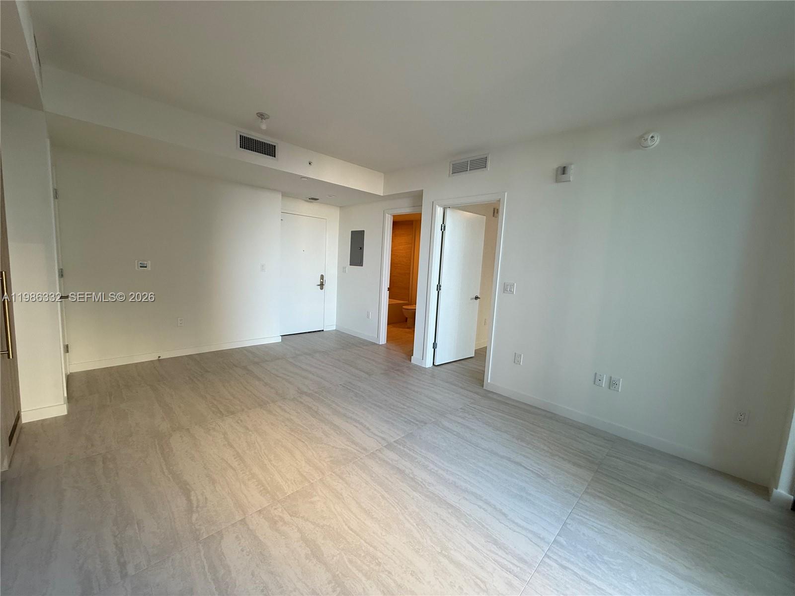77 Southeast 5th Street, Unit 2015 Miami, FL 33131 - Photo 6 of 70