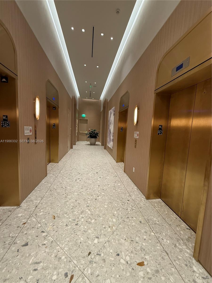 77 Southeast 5th Street, Unit 2015 Miami, FL 33131 - Photo 66 of 70
