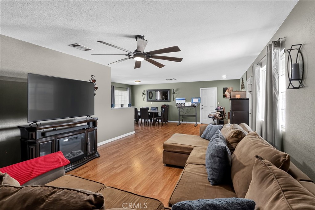 13477 Rancherias Road Apple Valley, CA 92308 - Photo 14 of 44