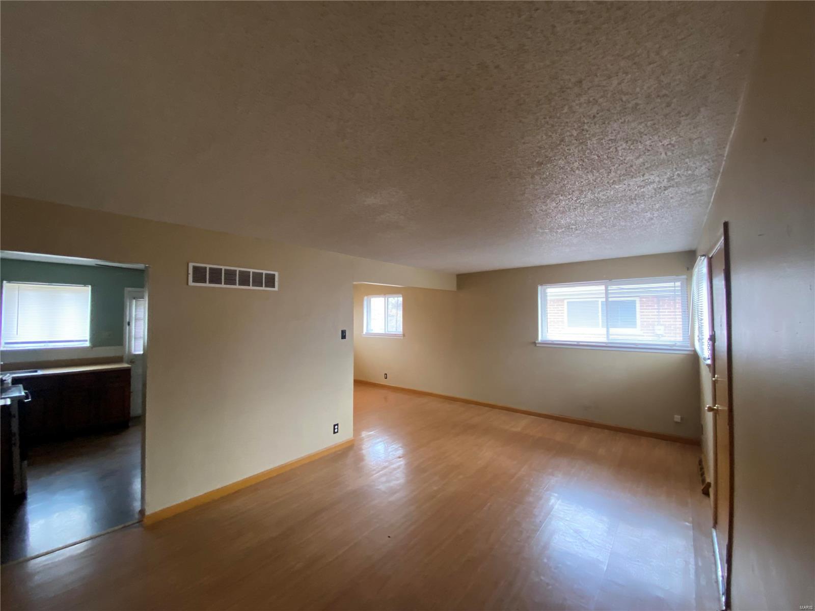 3771 Wright Avenue St. Ann, MO 63074 - Photo 10 of 15