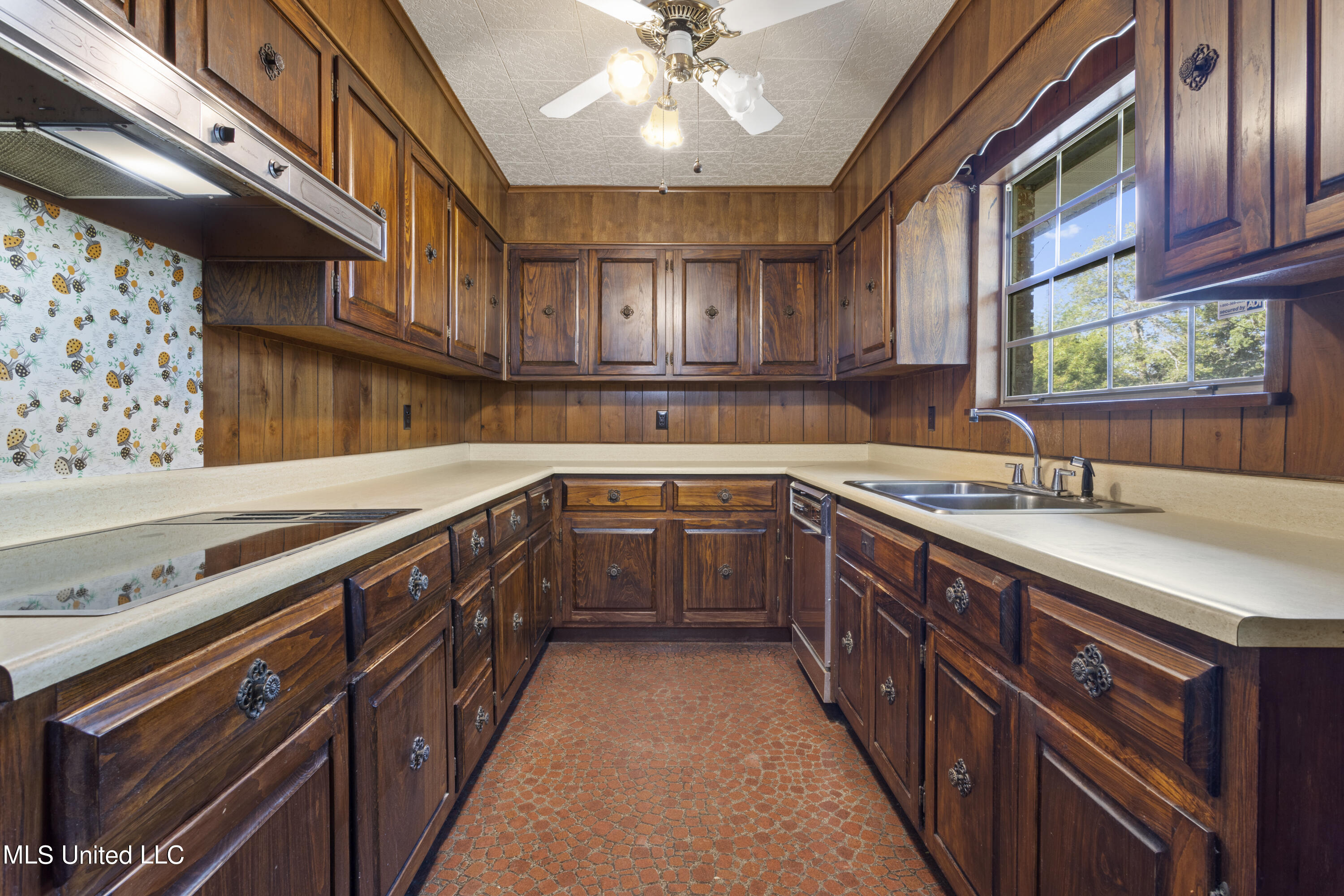 441 Jim Money Road Biloxi, MS 39531 - Photo 9 of 24 009