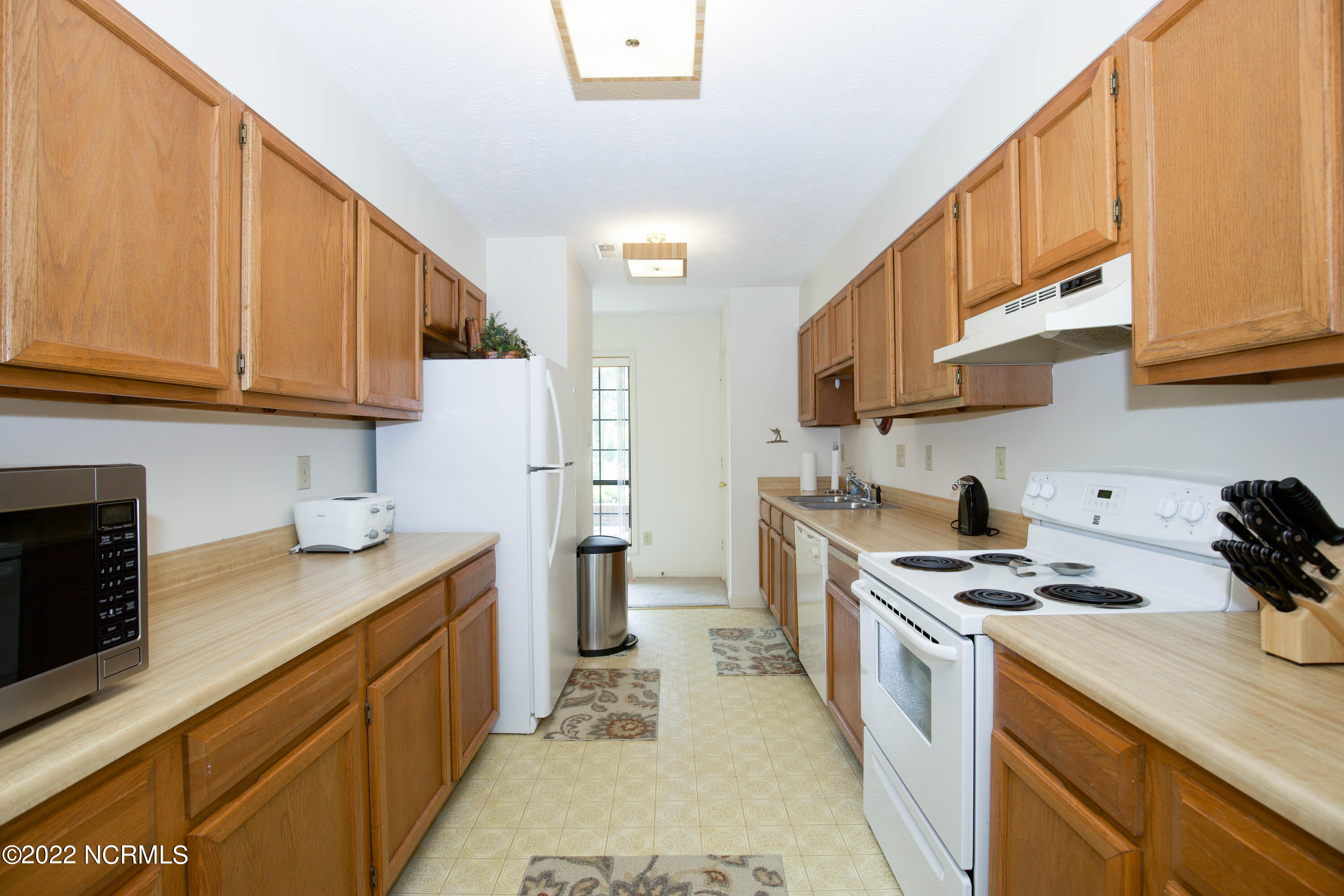 925 Morganton Road, Unit 2C Pinehurst, NC 28374 - Photo 13 of 42 Kitchen