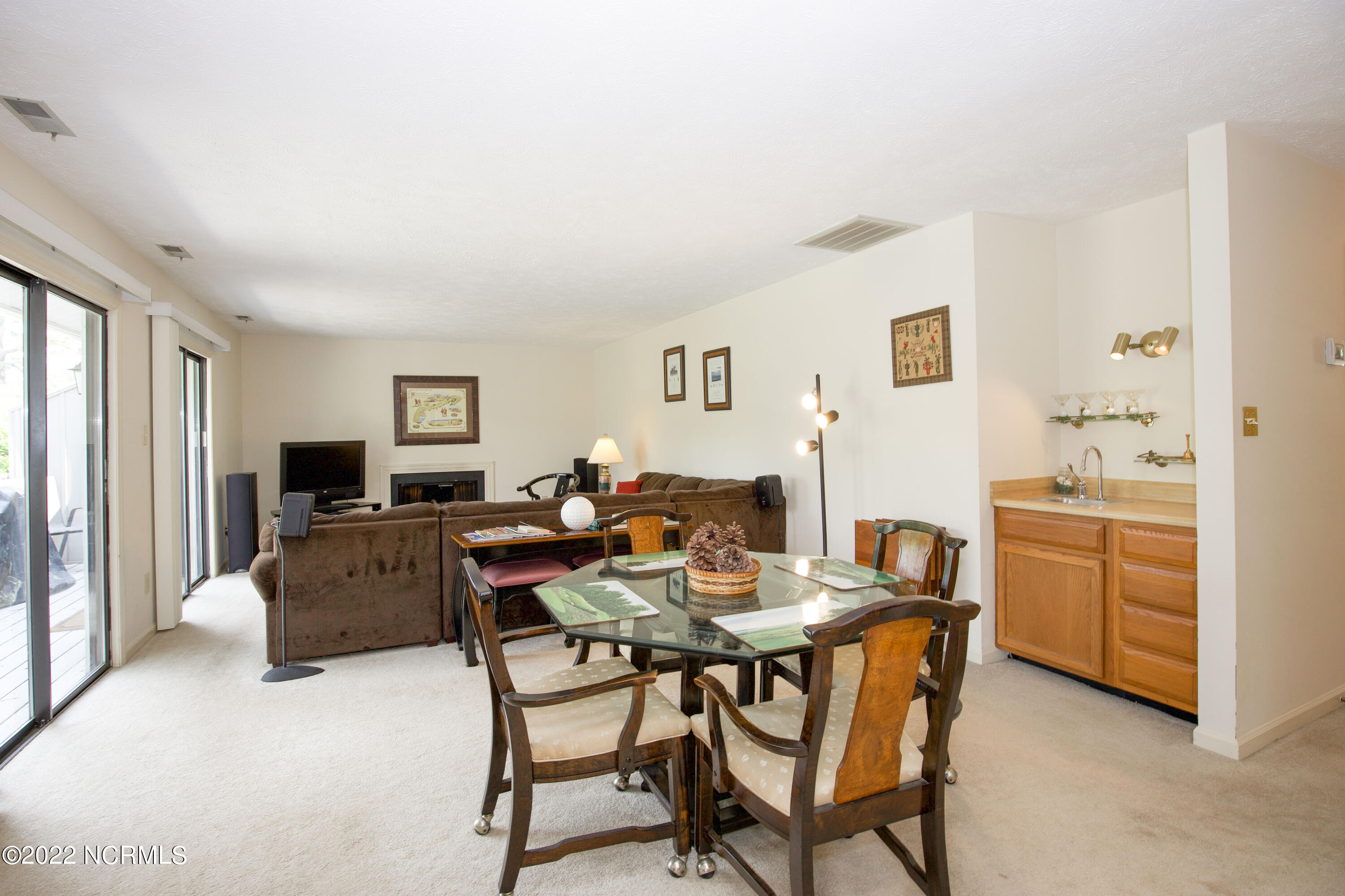 925 Morganton Road, Unit 2C Pinehurst, NC 28374 - Photo 19 of 42 bar area