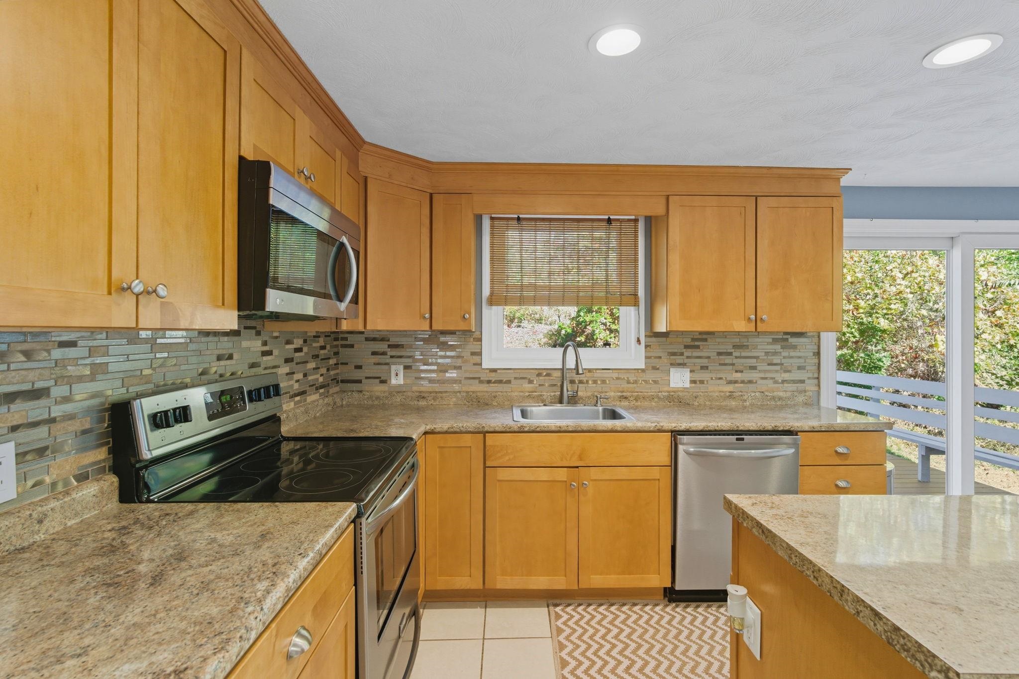 3 Wood Lane Hollis, NH 03049 - Photo 7 of 37