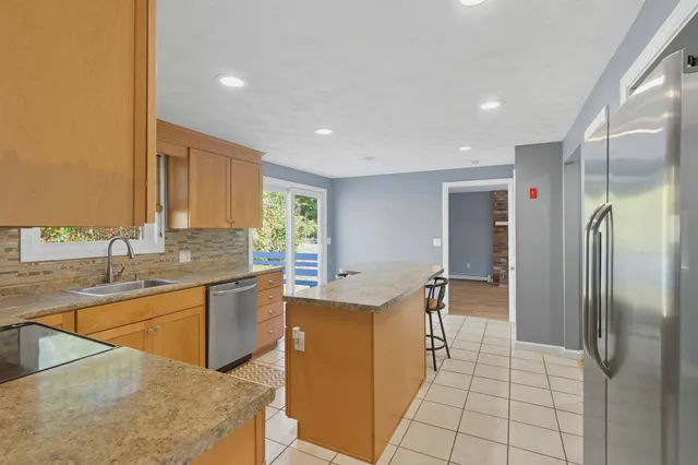 $575,000 | 3 Wood Lane, Hollis, NH 03049