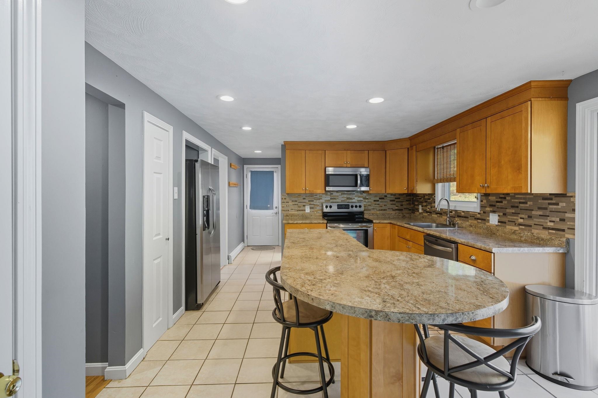 3 Wood Lane Hollis, NH 03049 - Photo 9 of 37