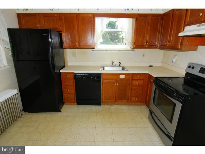 2863 Pricetown Road Temple, PA 19560 - Photo 3 of 6 Kitchen