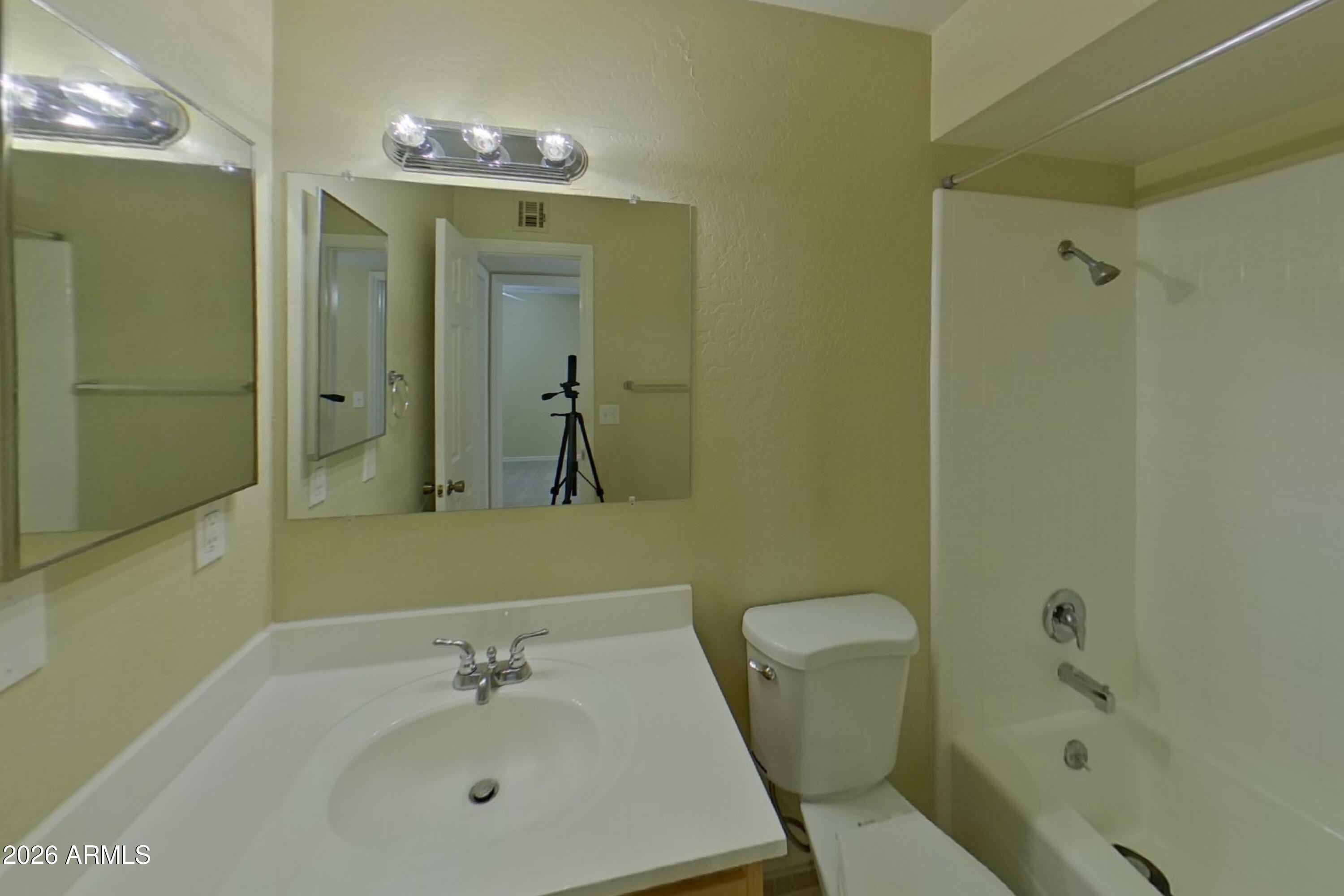 2403 South Evergreen Road Tempe, AZ 85282 - Photo 14 of 16