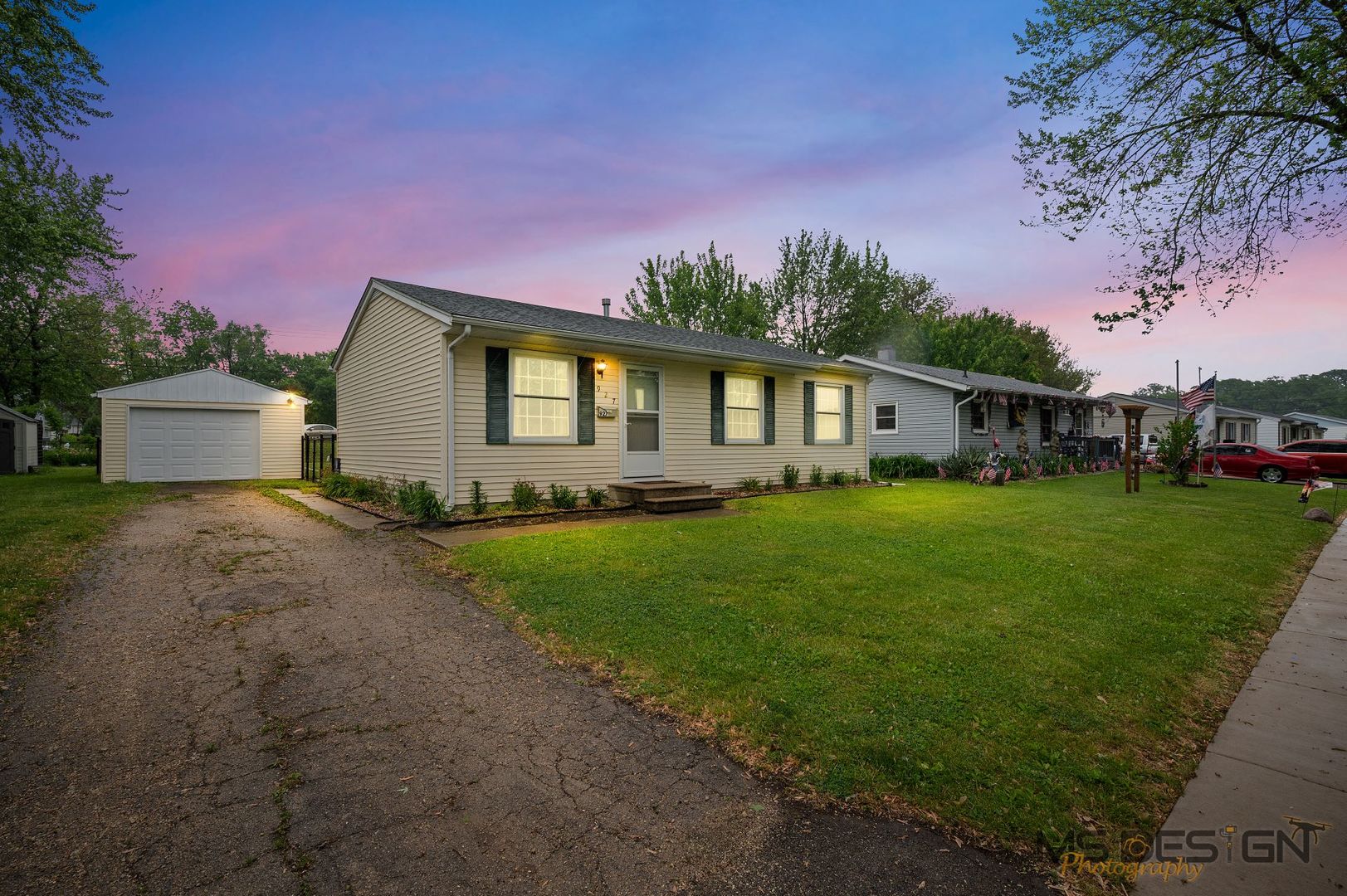 927 Lakeview Drive Rochelle, IL 61068 - Photo 1 of 22 Gallery Image 1