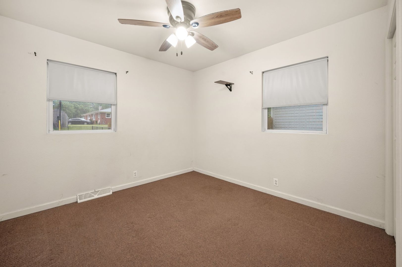927 Lakeview Drive Rochelle, IL 61068 - Photo 8 of 22 Gallery Image 8
