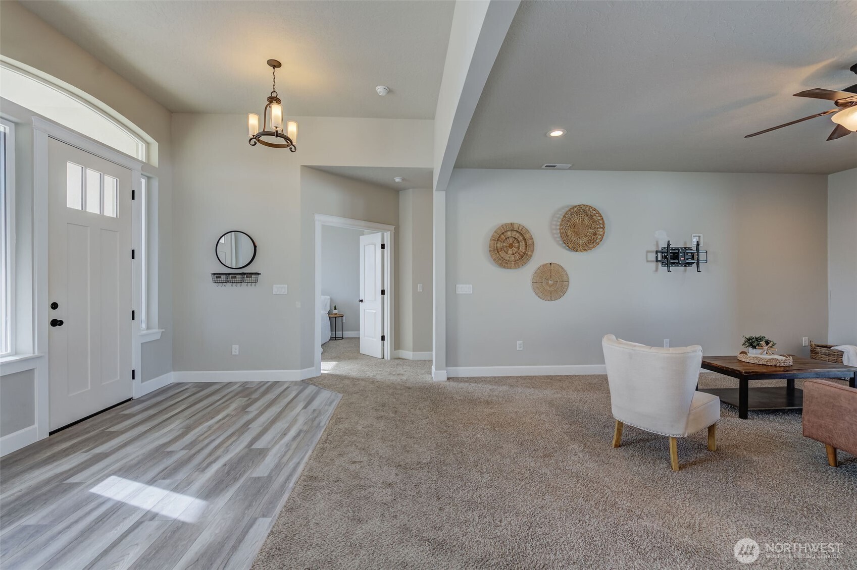 415 R Street Southwest Quincy, WA 98848 - Photo 19 of 33 a view of a livingroom with furniture and windows