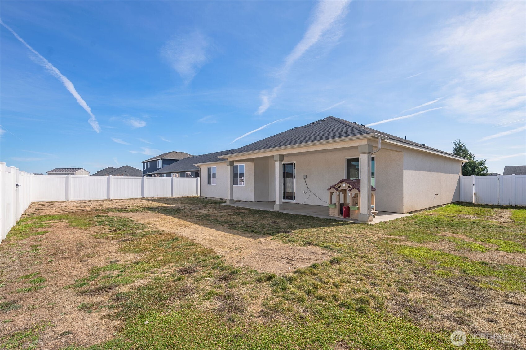 415 R Street Southwest Quincy, WA 98848 - Photo 29 of 33 a view of a house with backyard and garage