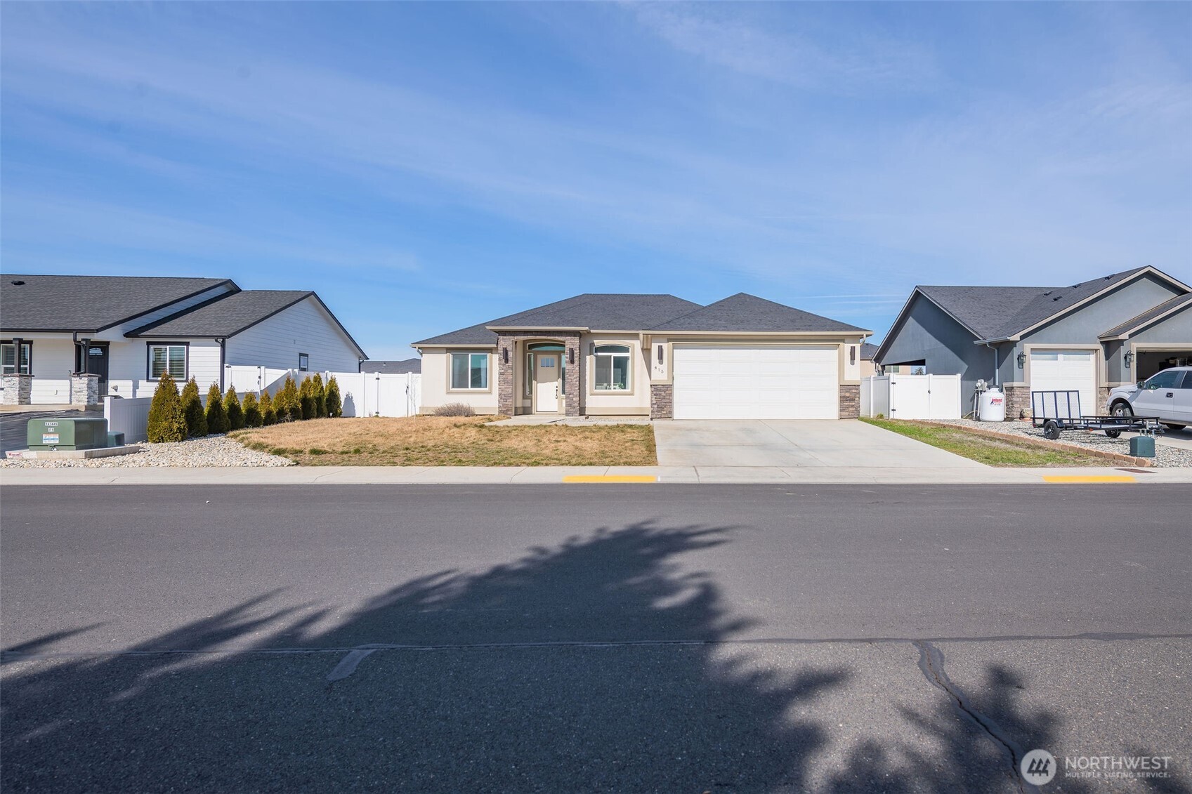 415 R Street Southwest Quincy, WA 98848 - Photo 33 of 33 a house with a outdoor space