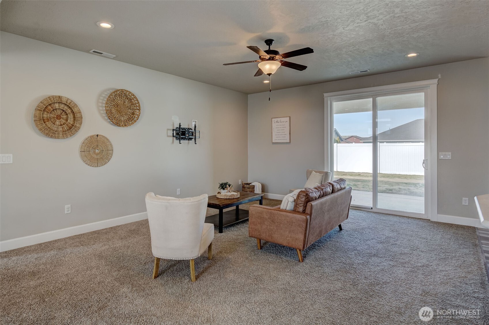 415 R Street Southwest Quincy, WA 98848 - Photo 4 of 33 a living room with couches and a large window