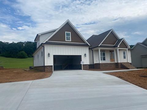 201 Lead Mine Valley Road Southwest Cleveland, TN 37311 - Photo 1 of 10 Exterior w driveway