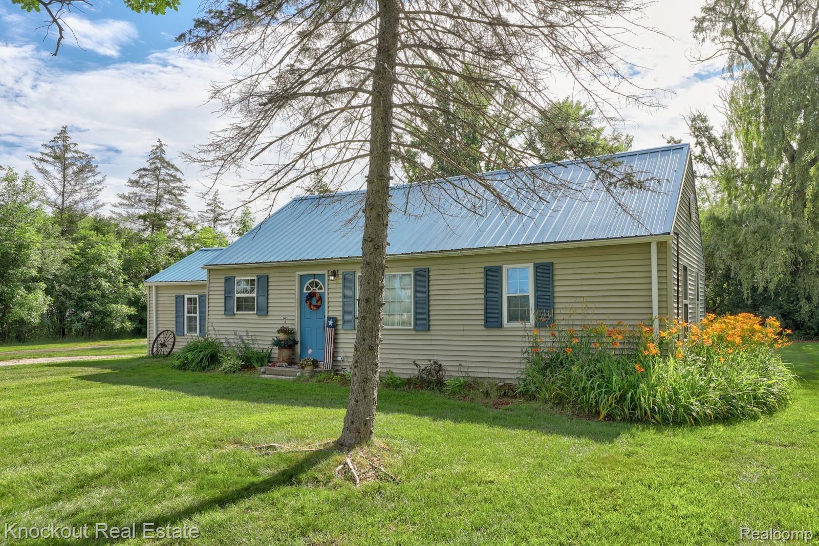 10061 Maple Road Birch Run, MI 48415 - Photo 2 of 32 10061 Maple Rd Birch Run-2.jpg