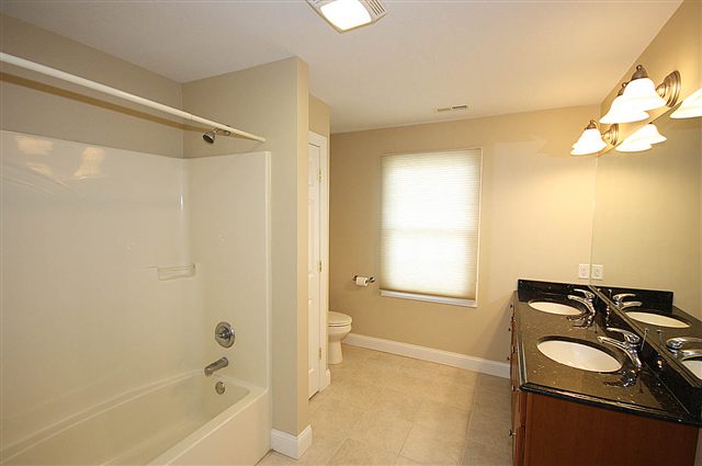 1908 West Geneva Road Peoria, IL 61615 - Photo 11 of 14 Gallery Image 11