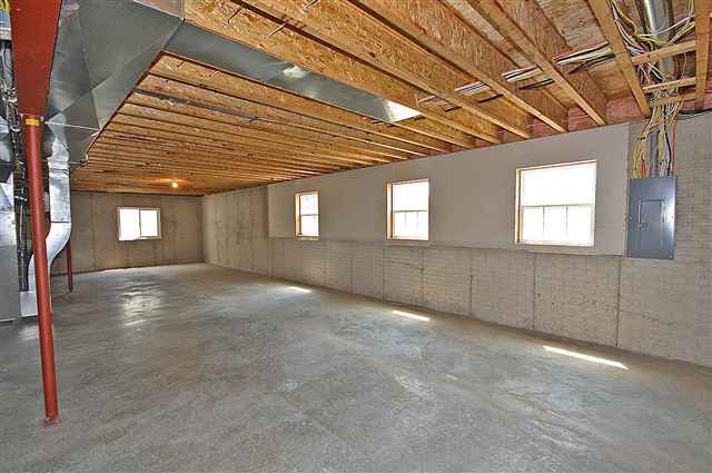 1908 West Geneva Road Peoria, IL 61615 - Photo 12 of 14 Gallery Image 12