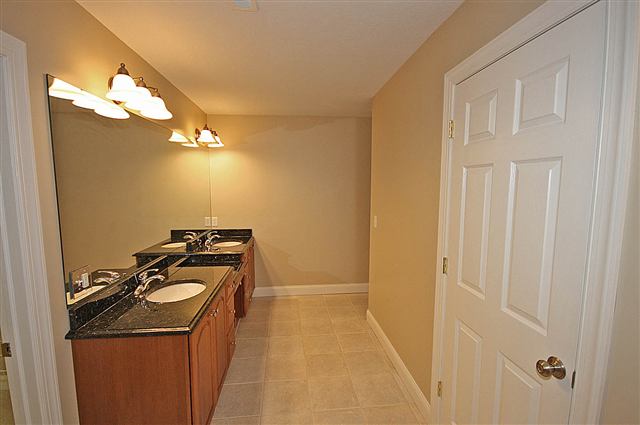 1908 West Geneva Road Peoria, IL 61615 - Photo 9 of 14 Gallery Image 9
