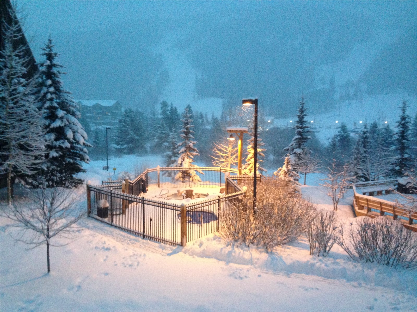 22784 Highway 6, Unit 2628 Keystone, CO 80435 - Photo 29 of 45 a view of a terrace with sitting area