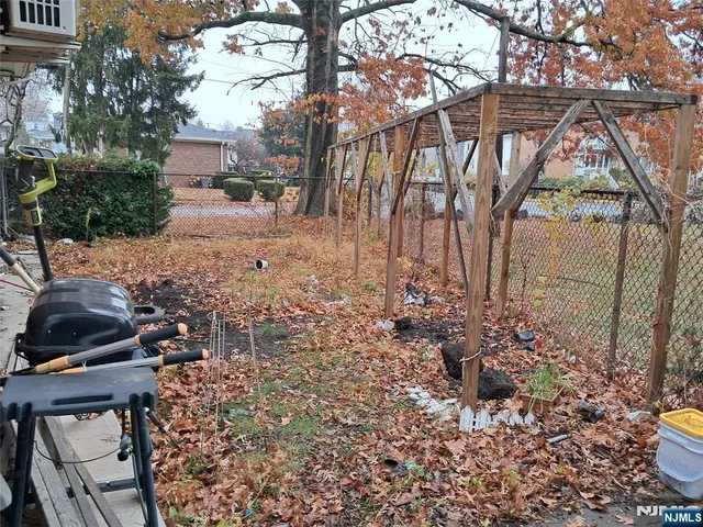 $880,000 | 1005 Harvard Place, Fort Lee, NJ 07024