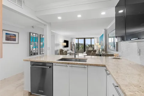 $474,900 | 14 Royal Palm Way, Unit 501, Boca Raton, FL 33432