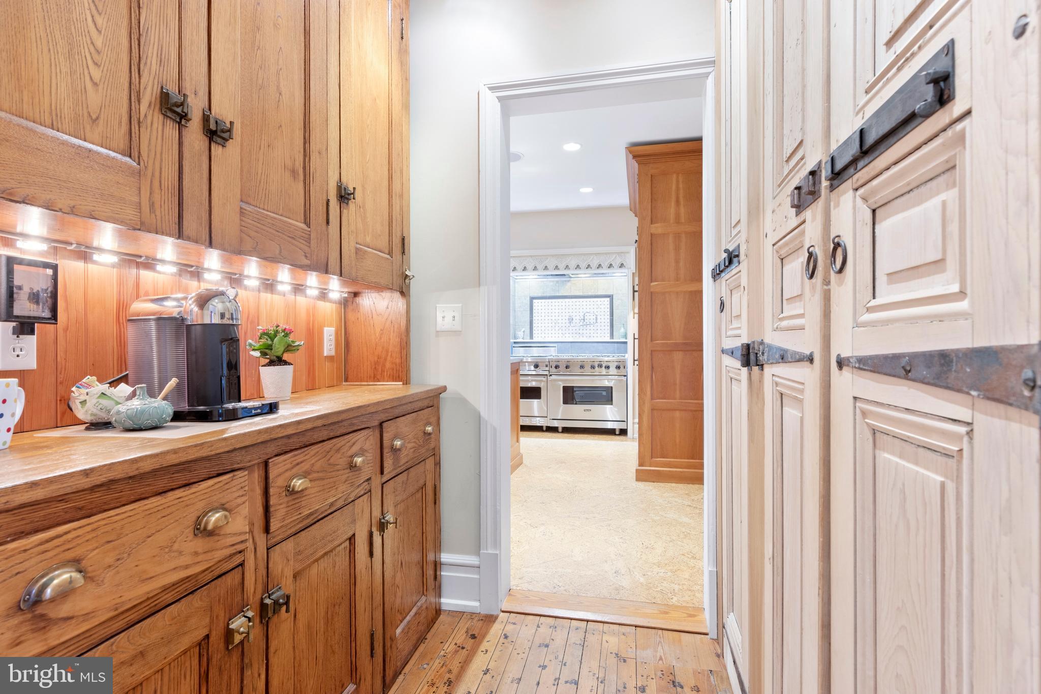 415 South Waterloo Road Devon, PA 19333 - Photo 30 of 127 Butler's Pantry