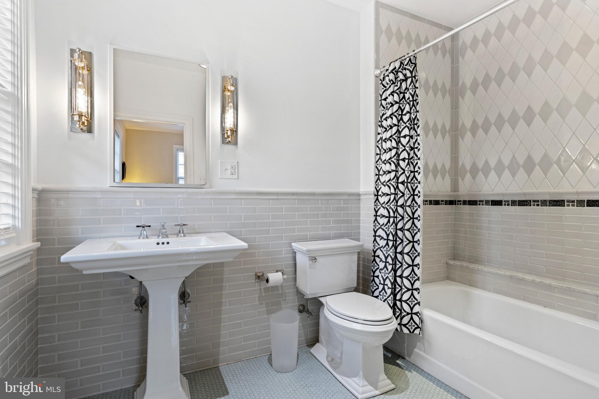 415 South Waterloo Road Devon, PA 19333 - Photo 58 of 127 Guest En-Suite Bath