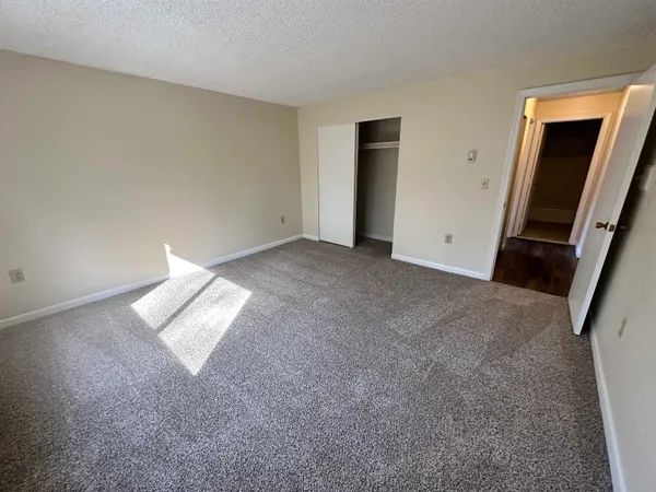 $2,200 | 29 Capron Road, Unit 37, Milford, NH 03055