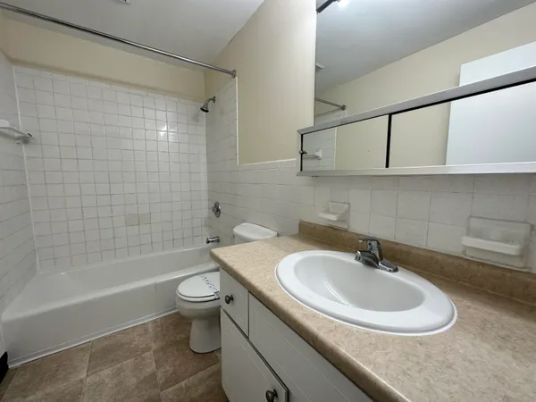 $2,200 | 29 Capron Road, Unit 37, Milford, NH 03055
