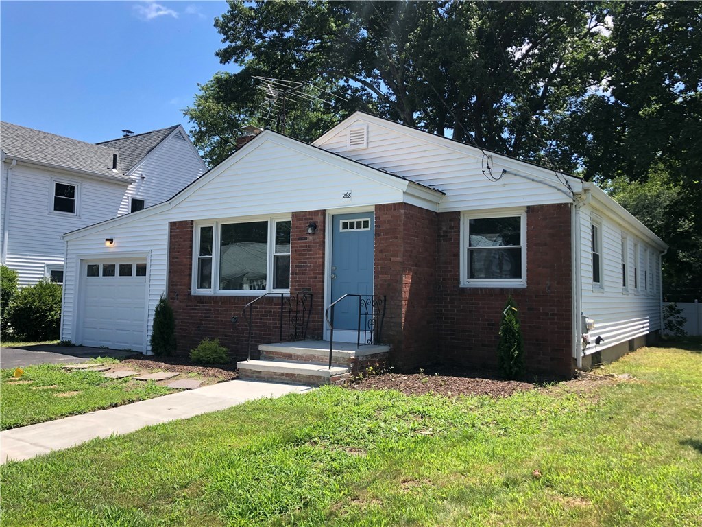 268 Aqueduct Road Cranston, RI 02910 - Photo 3 of 17 Gallery Image 3
