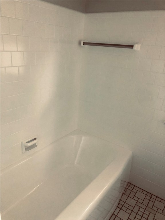 268 Aqueduct Road Cranston, RI 02910 - Photo 8 of 17 Gallery Image 8