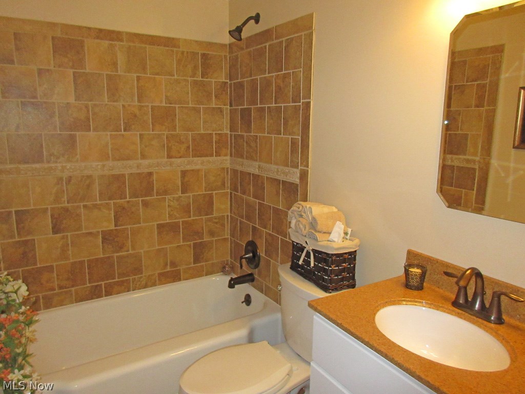 6154 Engle Road Brook Park, OH 44142 - Photo 16 of 30 Gallery Image 16