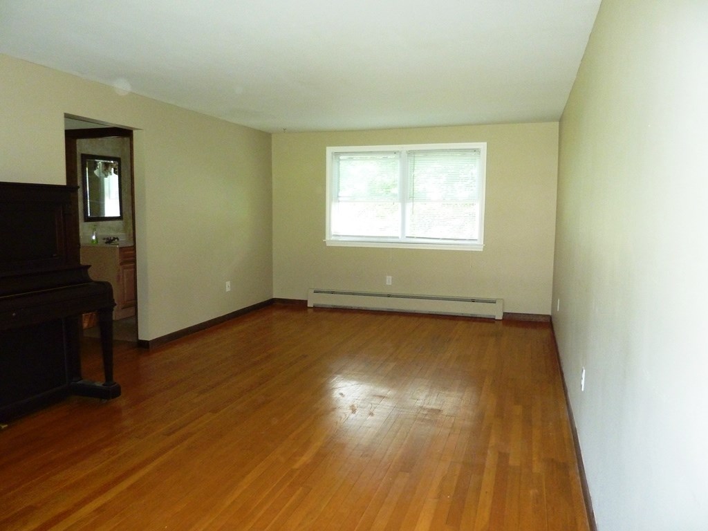 6 Century Road Nashua, NH 03064 - Photo 7 of 39 Gallery Image 7
